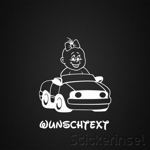 Stickerinsel_Autoaufkleber Baby mit Auto Mädchen