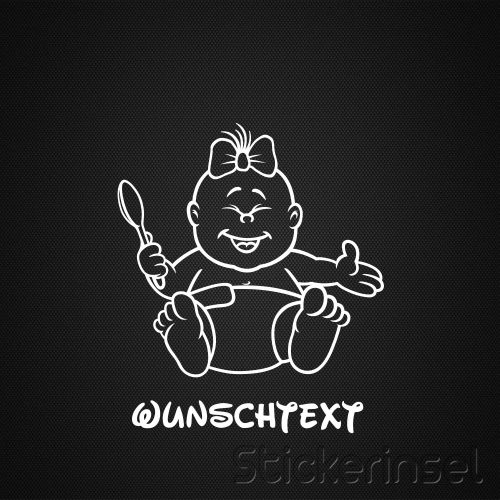 Stickerinsel_Autoaufkleber Baby sitzend lacht Mädchen